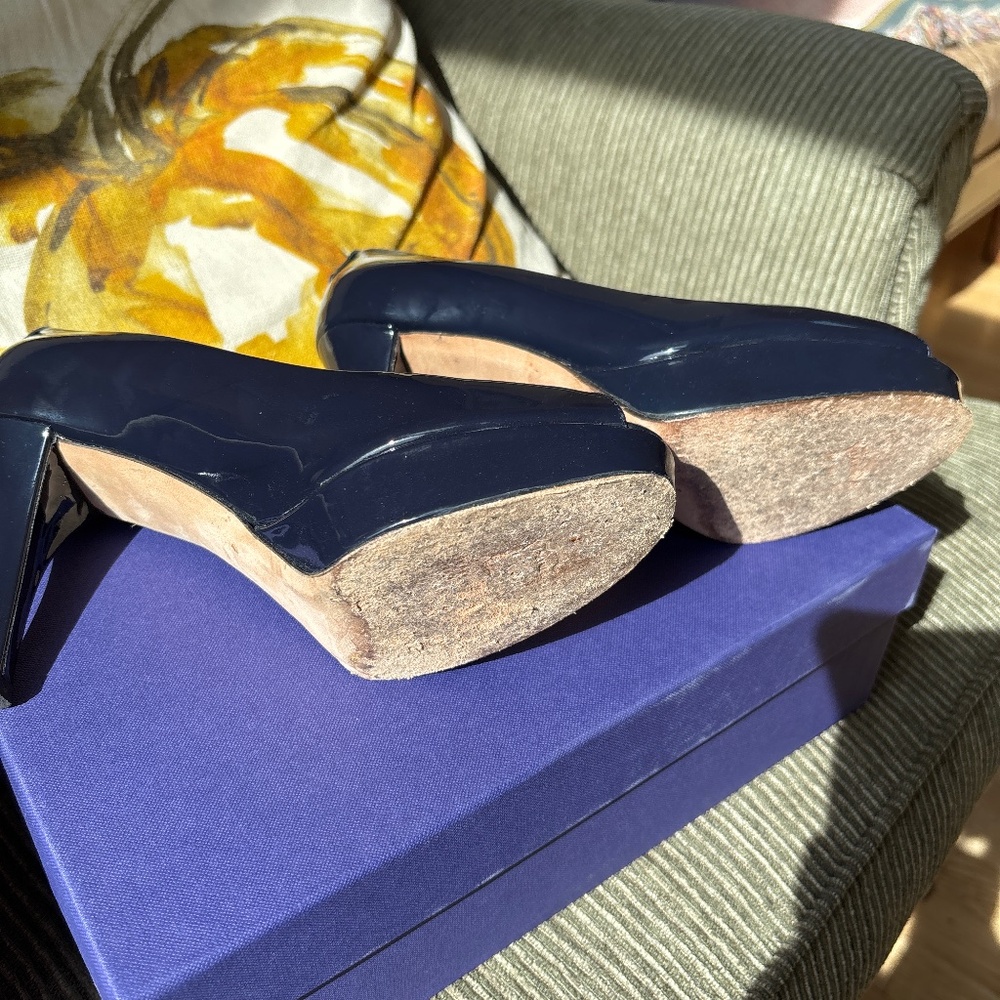 Stuart Weitzman Size 7 - image 4